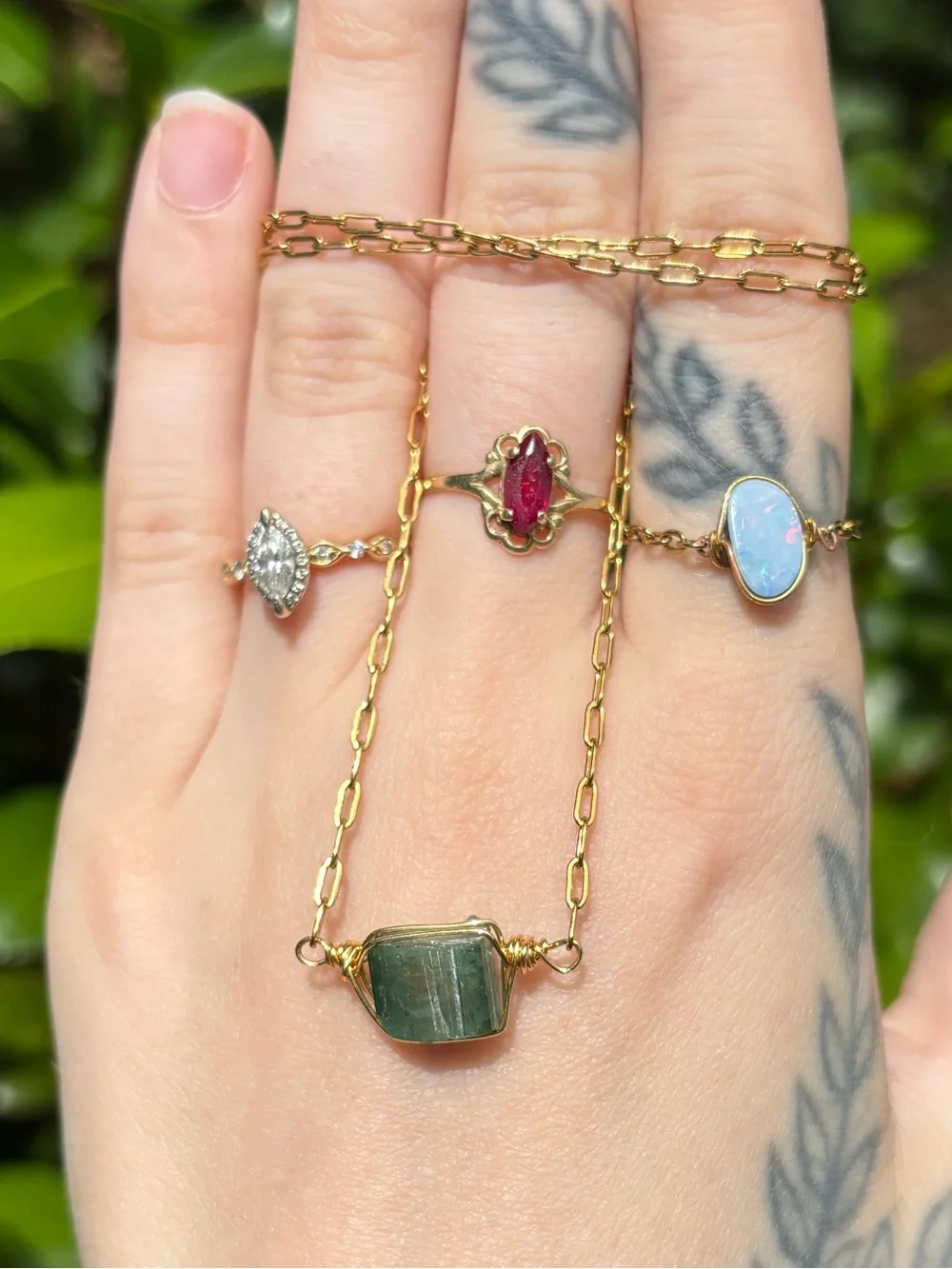 Green tourmaline built in necklace
